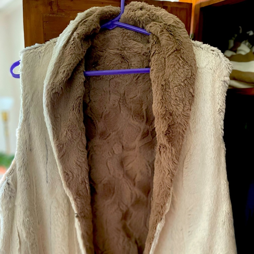 Soft Faux Fur Vest, reversible taupe & cream